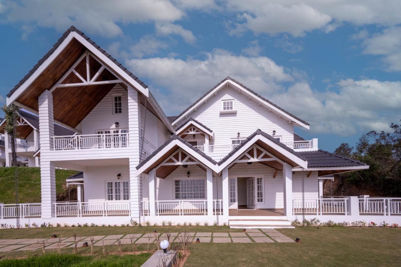 Petals Nilgiris Hotel Ooty Exterior photo